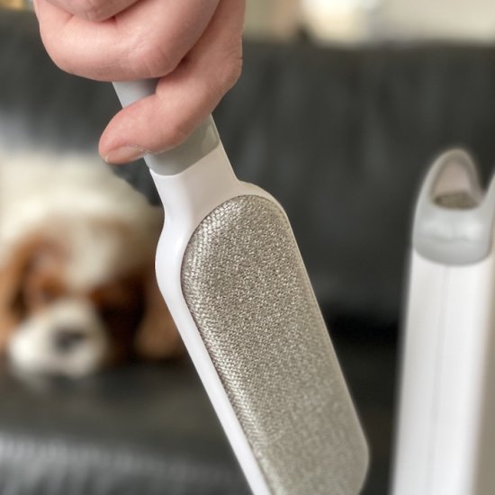 Dust and hair removal brush with cleaning stand - Click Image to Close