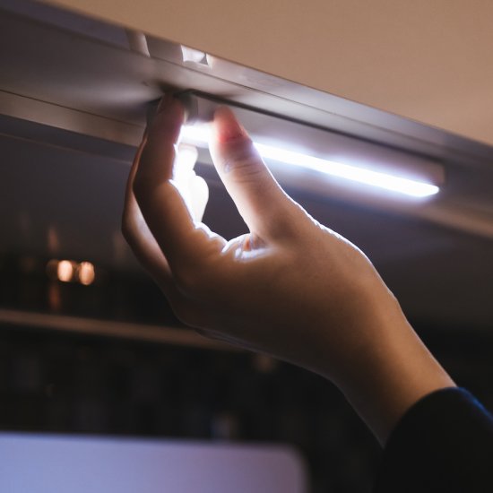 Rechargeable LED-spotlight (Magnetic) - Click Image to Close