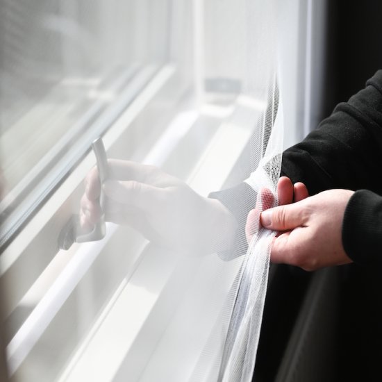 Self-adhesive mosquito net for windows with velcro - Click Image to Close
