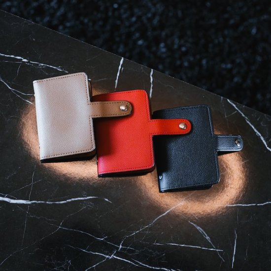 Cardholder for 24 cards in leather - Click Image to Close