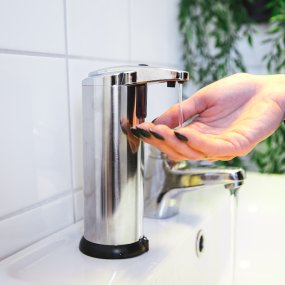 Automatic soap pump