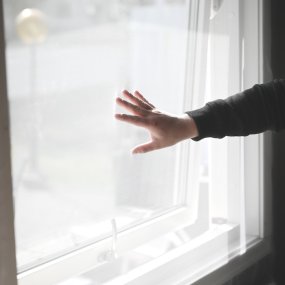 Self-adhesive mosquito net for windows with velcro