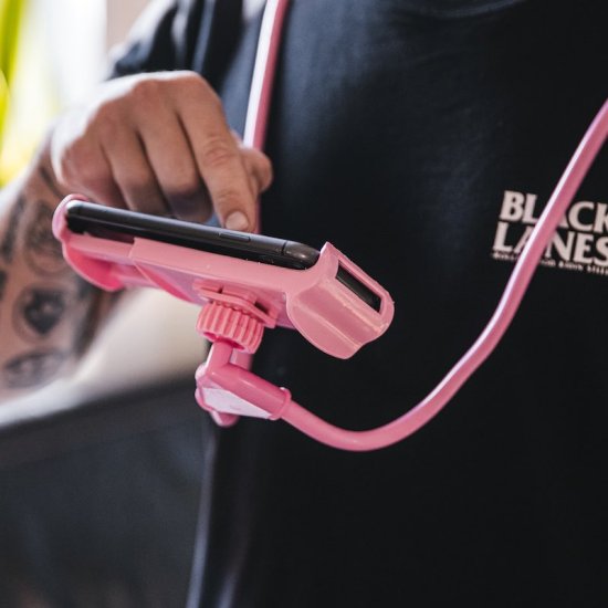 Mobile holder for the neck - hands-free - Click Image to Close