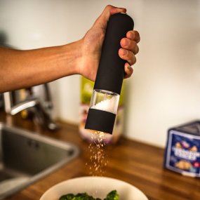 Electric spice grinder