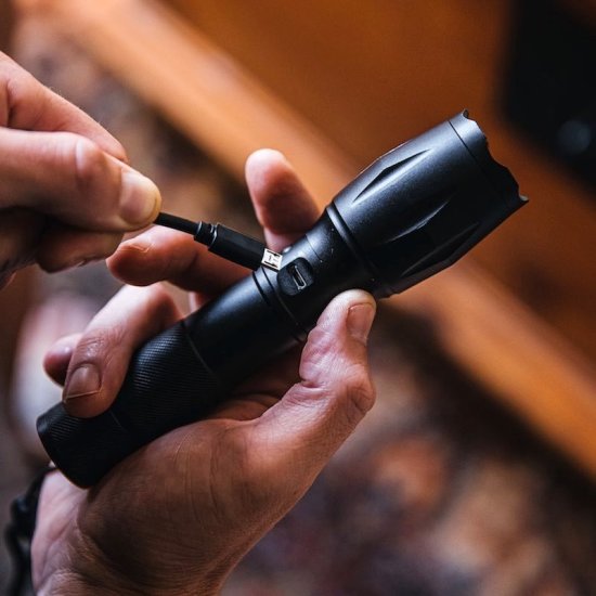 LED Flashlight - Rechargeable (USB) - Click Image to Close
