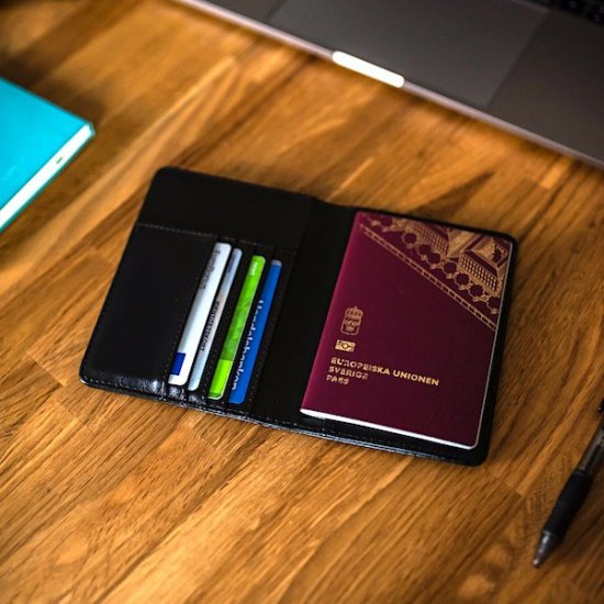 Passport holder in leather - Click Image to Close
