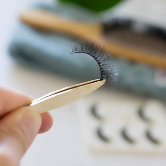 Natural false eyelashes (3 pairs) - Click Image to Close