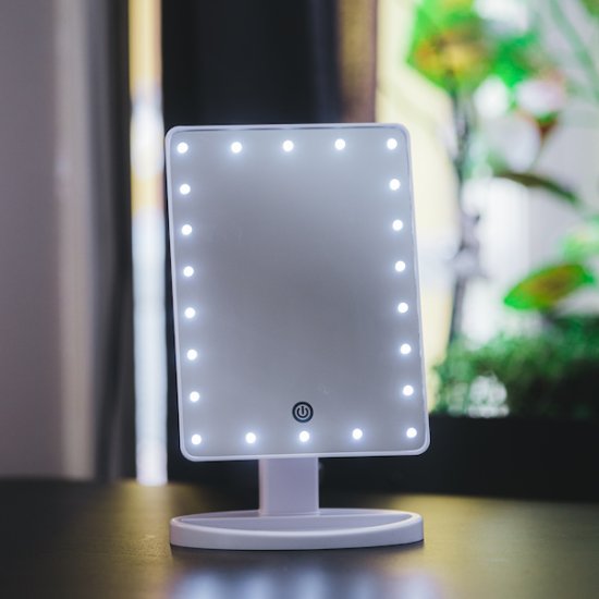 Make-up mirror with LED-lights - Click Image to Close