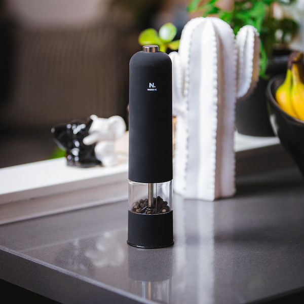 Electric spice grinder