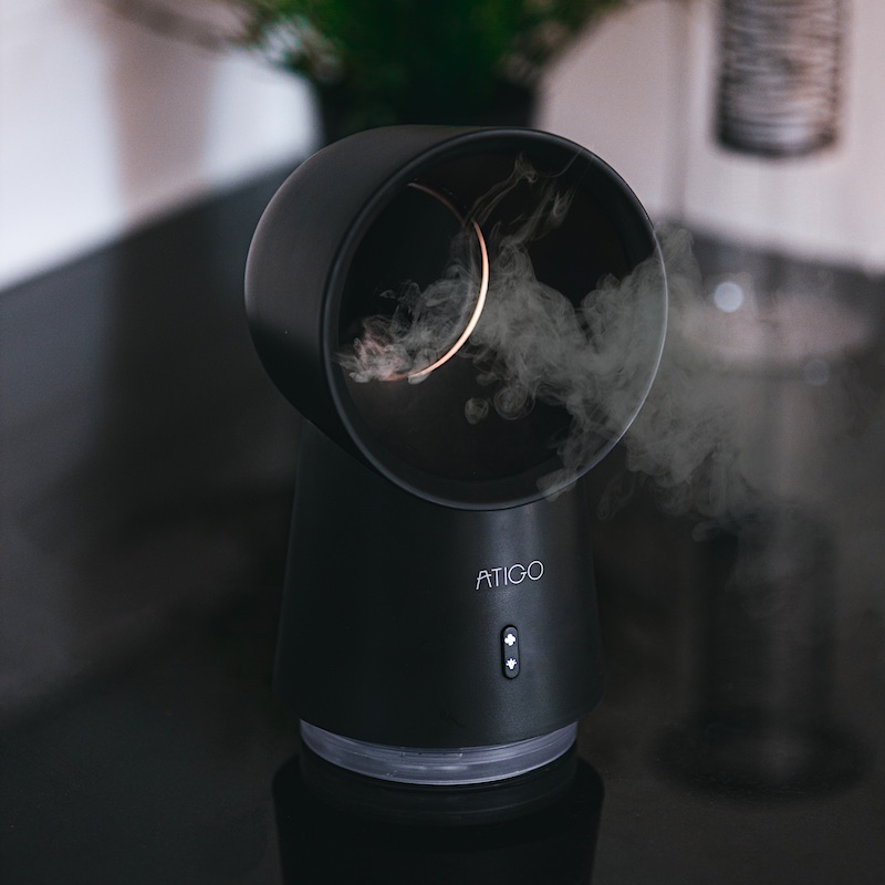 Night light with humidifier