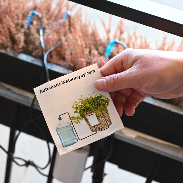 Automatic flower waterer