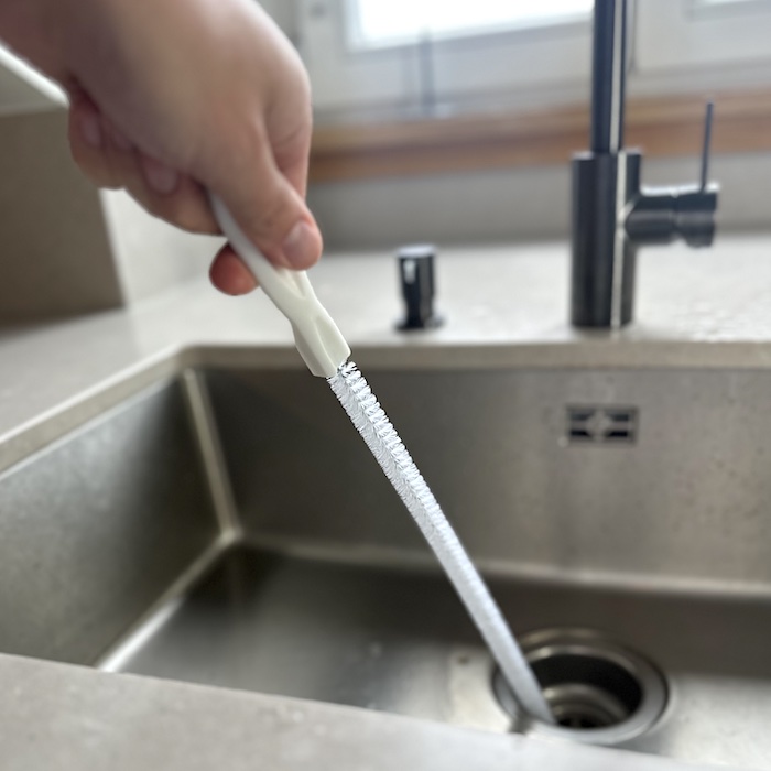 Drain cleaner for kitchen and bathroom