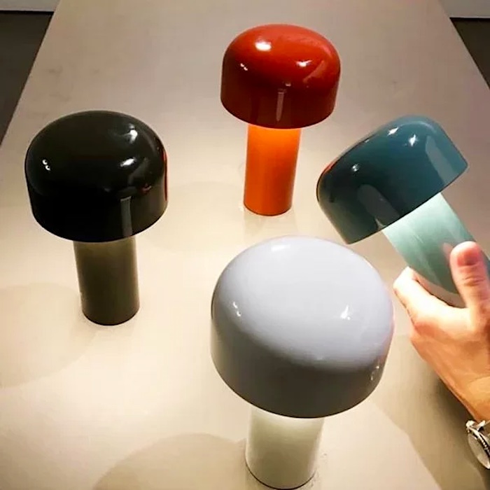 Wireless table lamp with dimmer