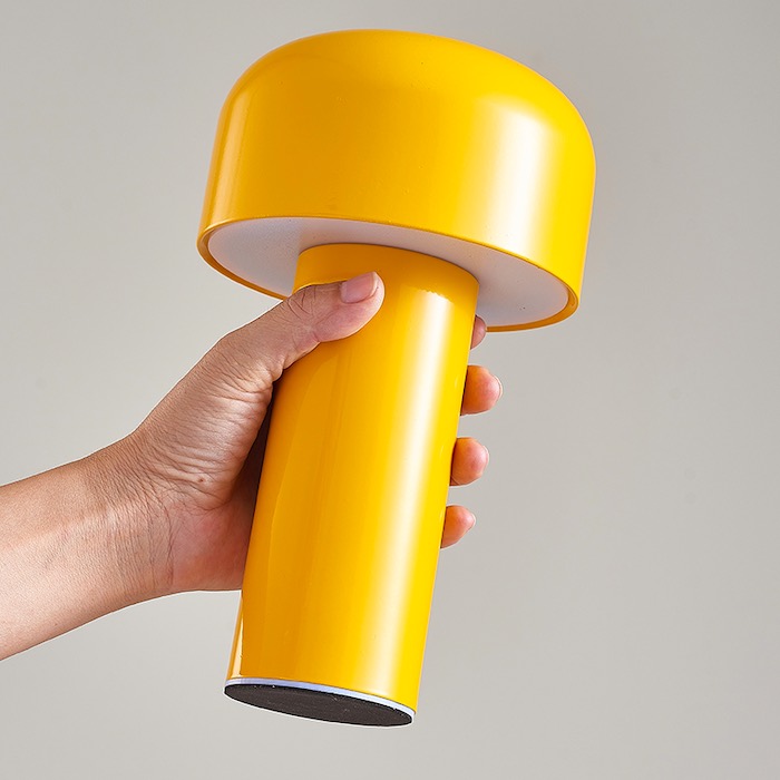 Wireless table lamp with dimmer