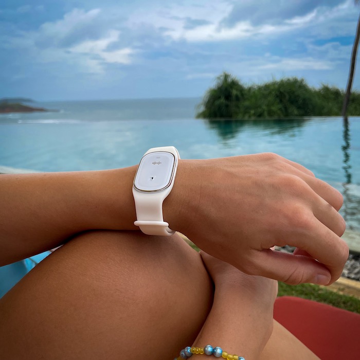 Mosquito bracelet with ultrasound