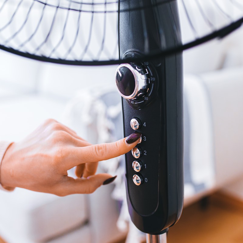 Silent floor fan