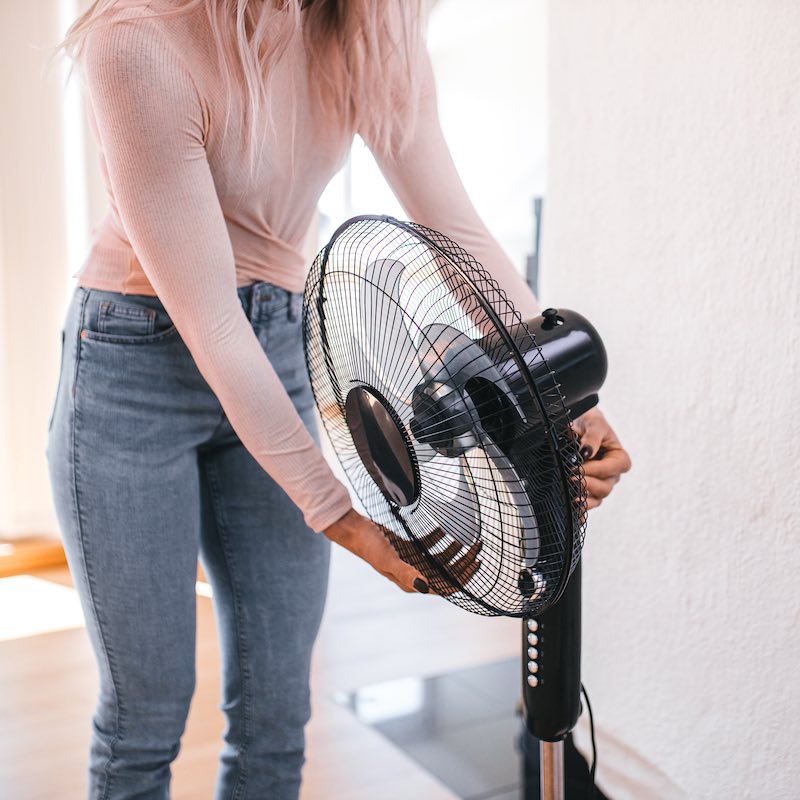 Silent floor fan