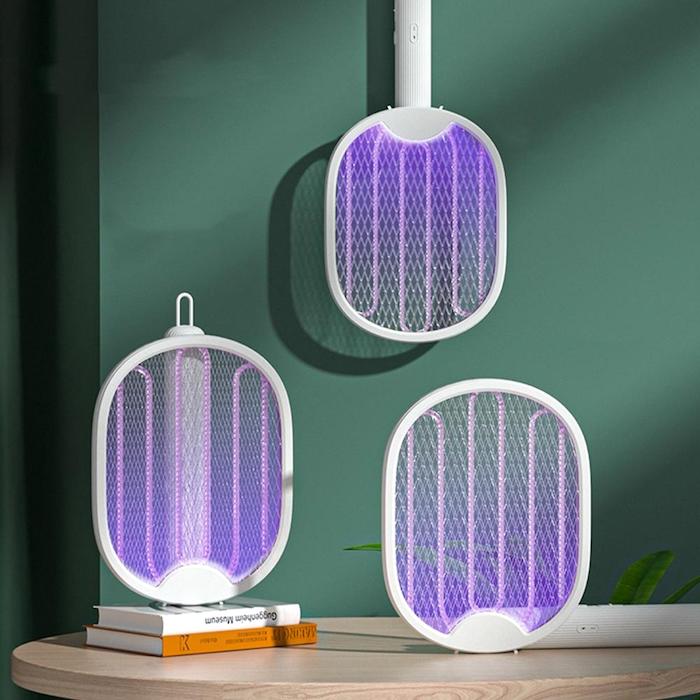 Mosquito trap with built-in battery