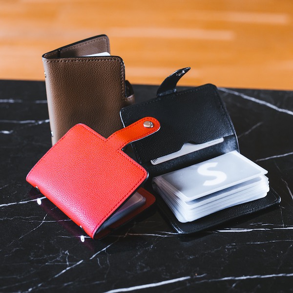 Cardholder for 24 cards in leather - Click Image to Close