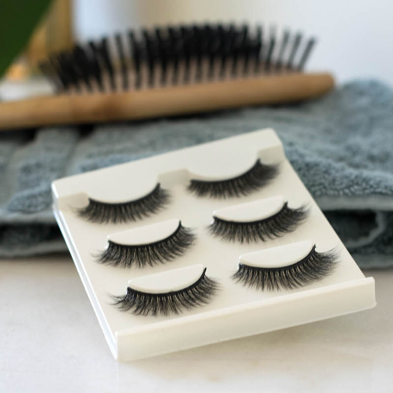 Natural false eyelashes (3 pairs) - Click Image to Close