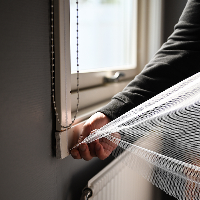 Self-adhesive mosquito net for windows with velcro