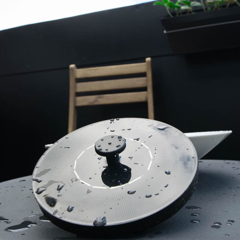 Fountain with solar cells