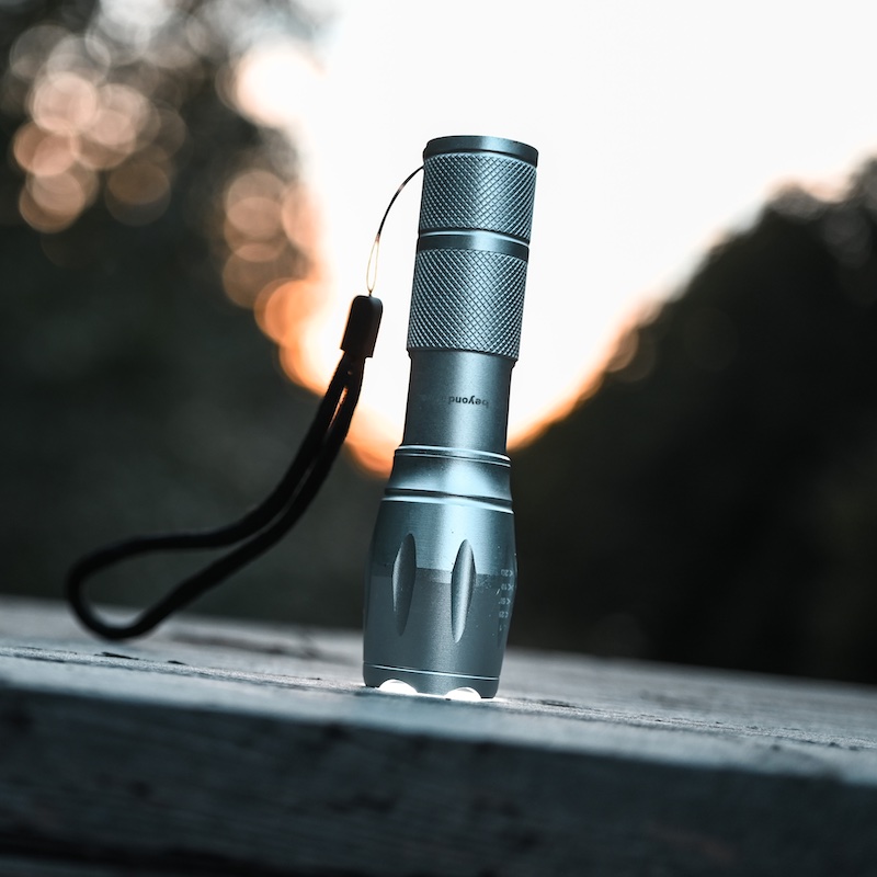 Tactical flashlight - Click Image to Close