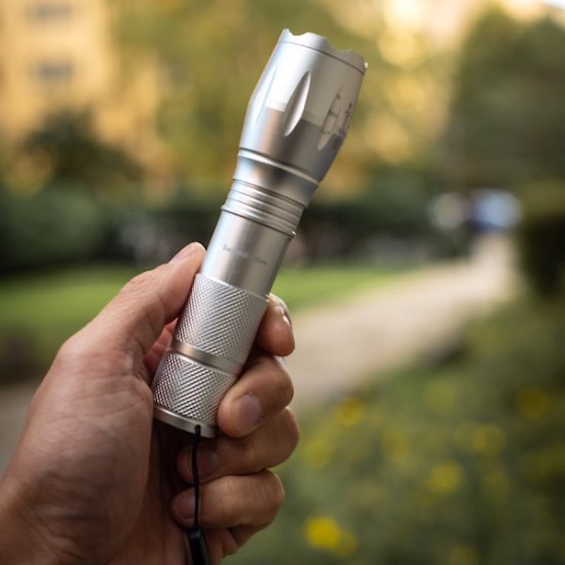 Tactical flashlight