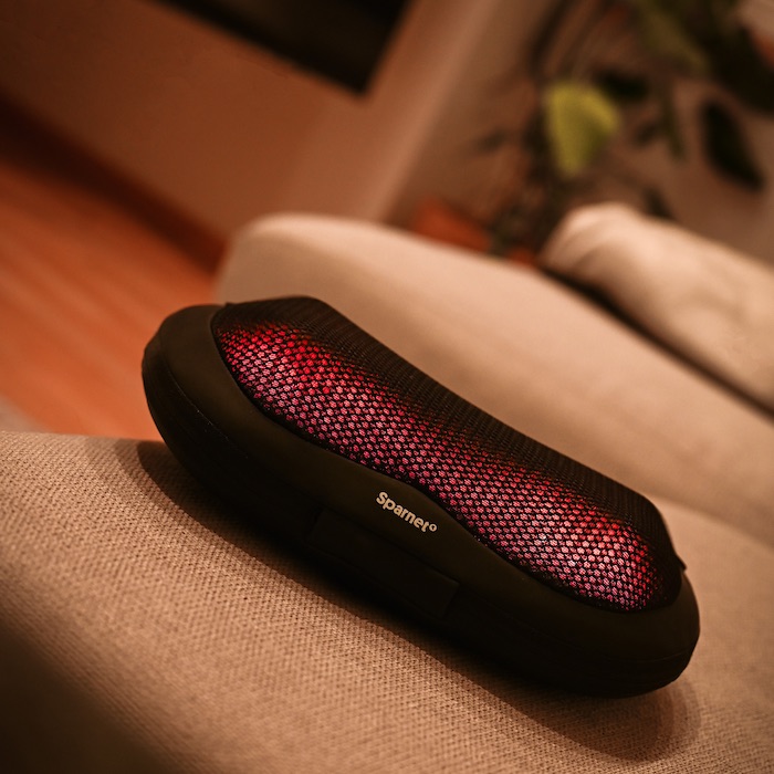 Wireless massage pillow with heat