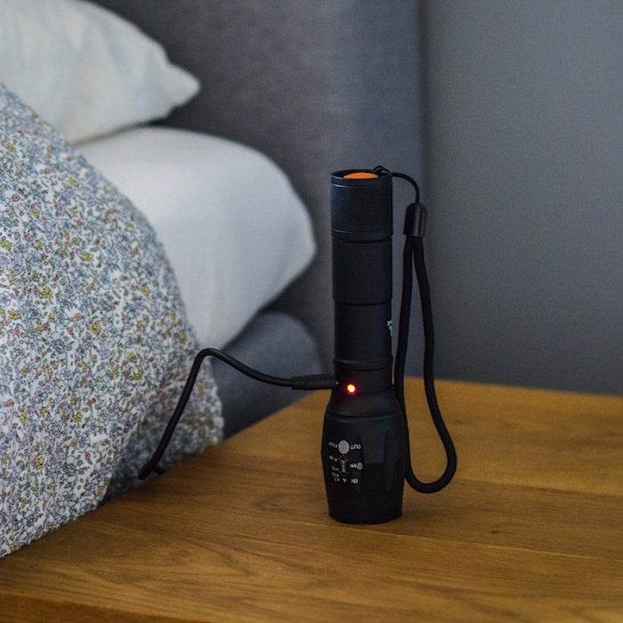 LED Flashlight - Rechargeable (USB)